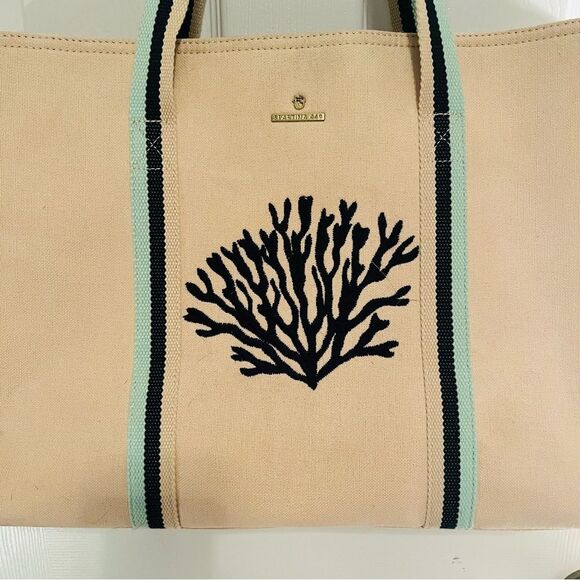 Spartina 449 Tan Tote with Navy Coral Motif - Picture 2 of 8